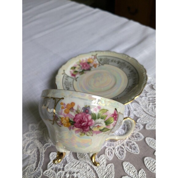 VTG Lusterware Iridescent 3 Footed D3041 Teacup & Saucer Floral Gold Trim Pink - Picture 3 of 16